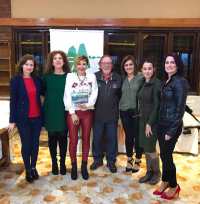 <a href='javascript:PopupPic('http://www.alhaurin.com/noticias/imagenes/2017/Marzo/mujeres_montaneras_alhaurin.jpg')'><img src='http://www.alhaurin.com/nuevo/imagenes/lupita.gif'></a>